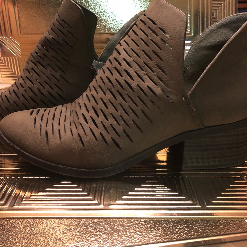 Low heel booties size 6